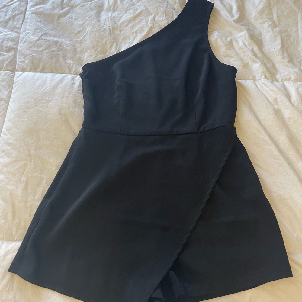 superdown Alexa One Shoulder Romper- Medium